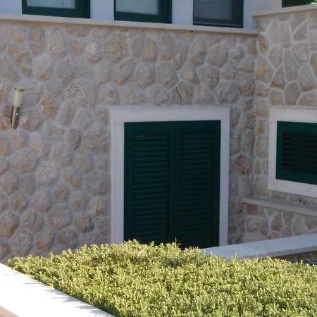 Apartment Lucija *